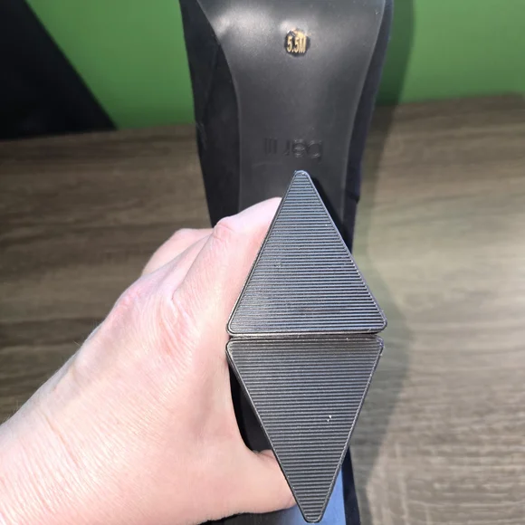 NWOB BAR III Women's Asya Pointed Toe Triangle Heel Bootie Size 5.5 - Picture 5 of 5